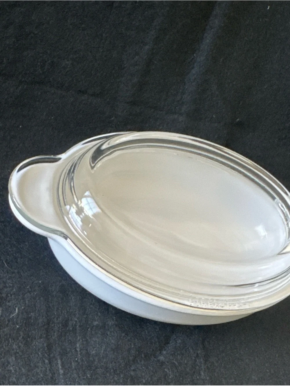 CORNING WARE  P-14-B  14 OZ  WHITE CASSEROLE DISH W/ CLEAR PYREX GLASS LID